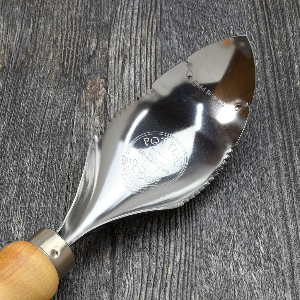 Potting Scoop blade detail