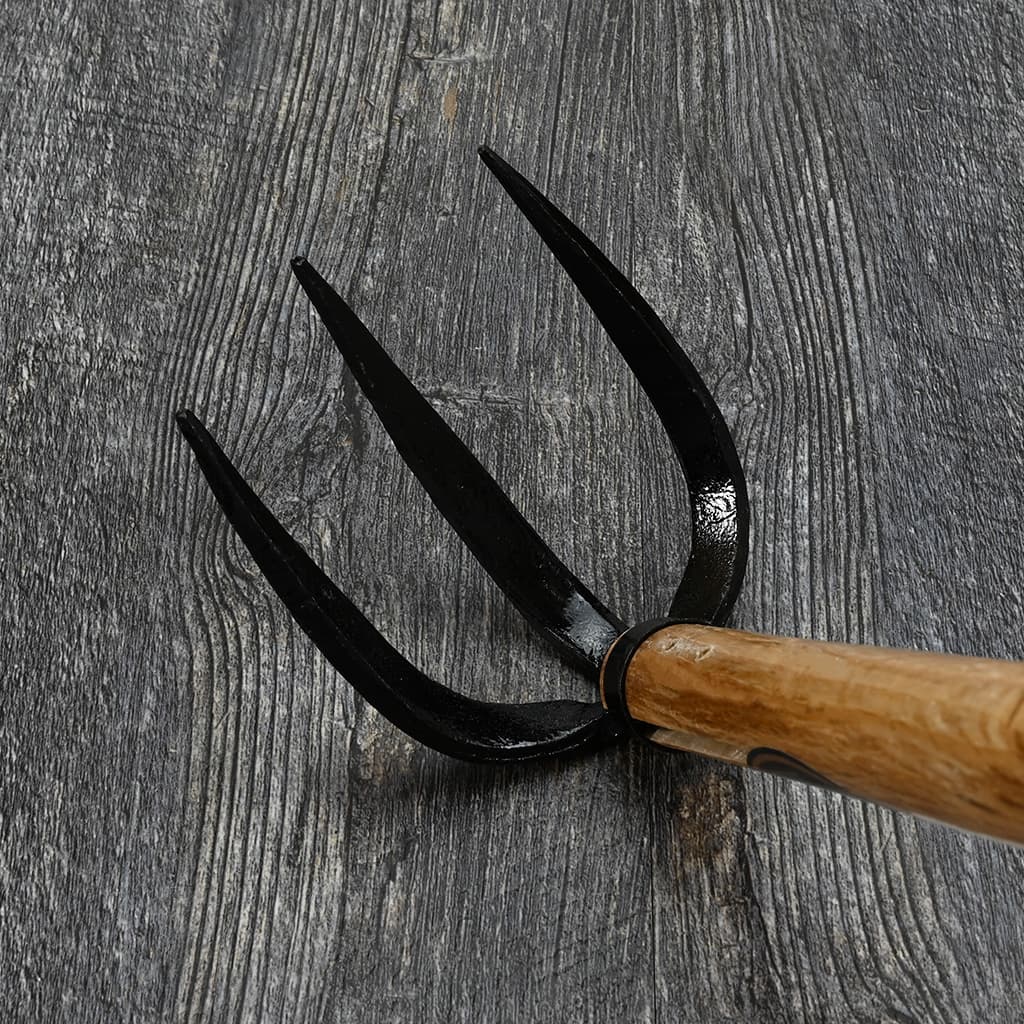 Japanese 3 Prong Hand Cultivator Rake tines detail