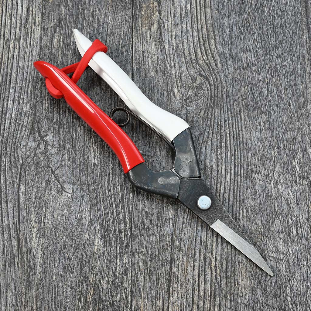 Pointed Thinning Shears by Okatsune closed