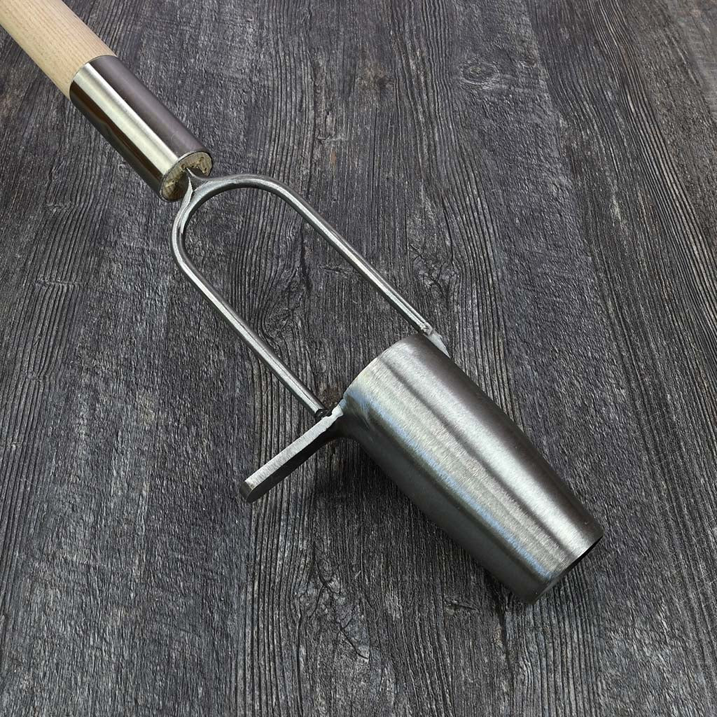 Sneeboer Bulb Planter with Classic Ash Handle - blade front view