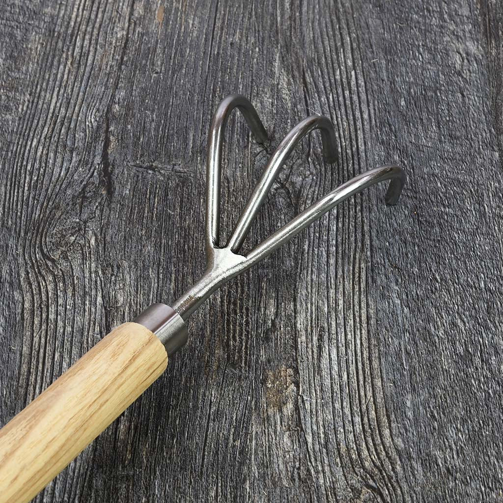 Sneeboer Children’s Garden Cultivator - tines top view