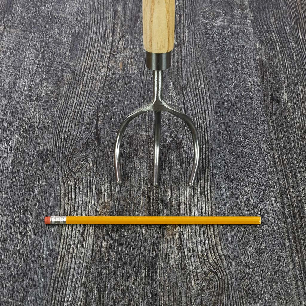 Sneeboer Children’s Garden Cultivator - size comparison