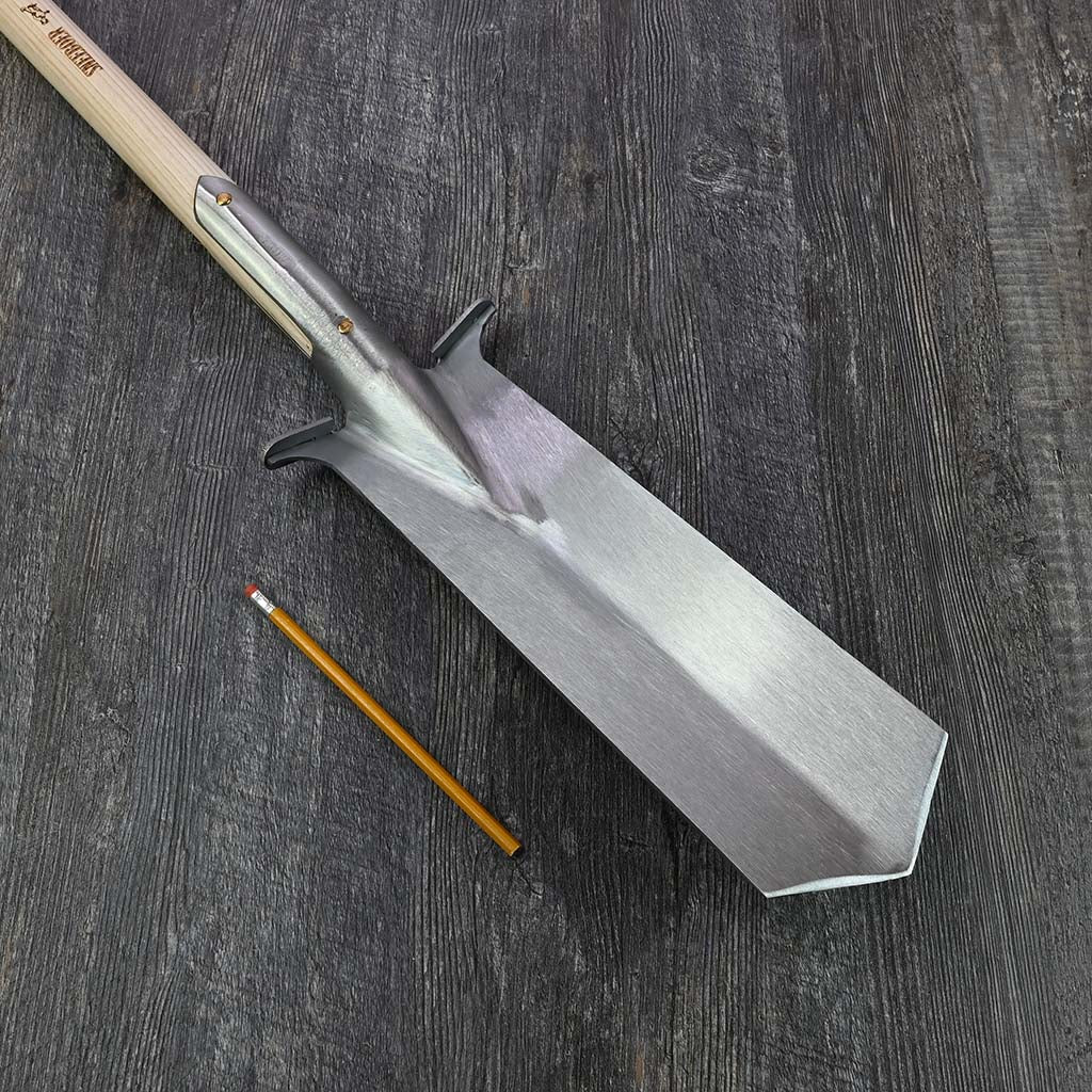 Sneeboer Drain Spade - front view size comparison