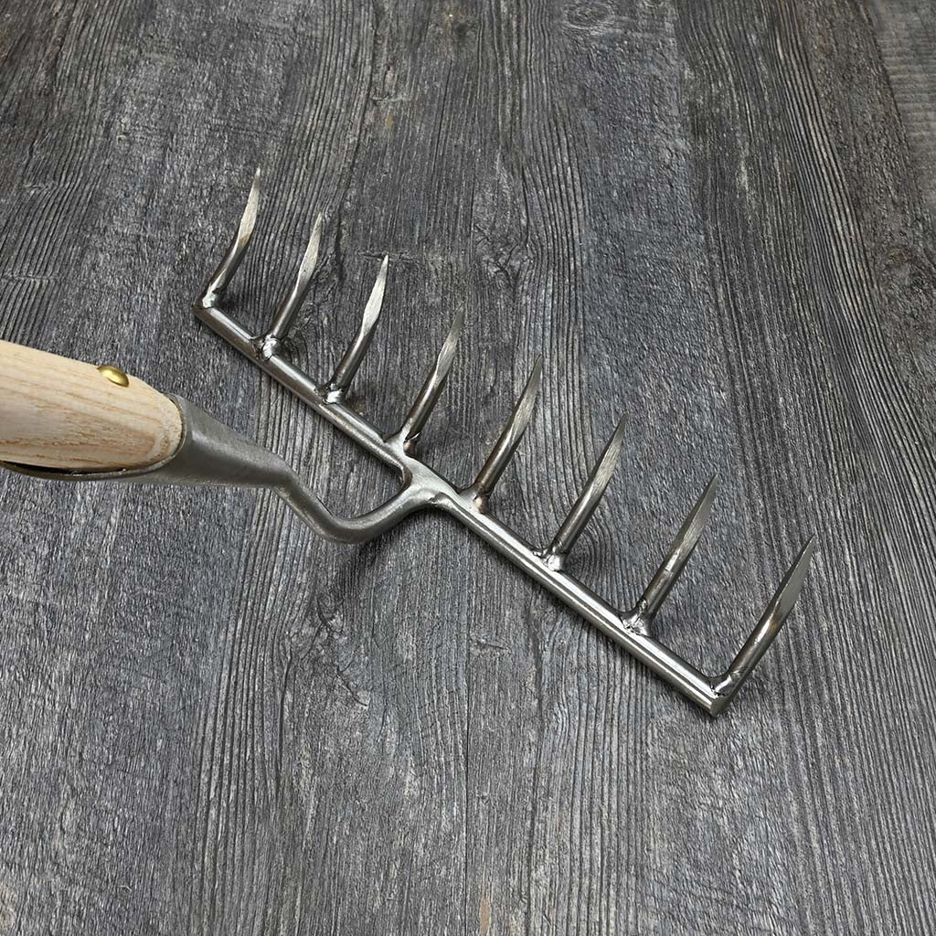 Sneeboer Garden Rake 8-Tine - bottom view
