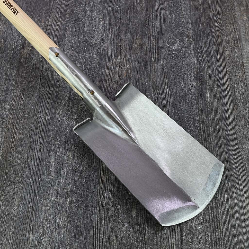 Sneeboer Large Garden Spade - D Handle - blade front