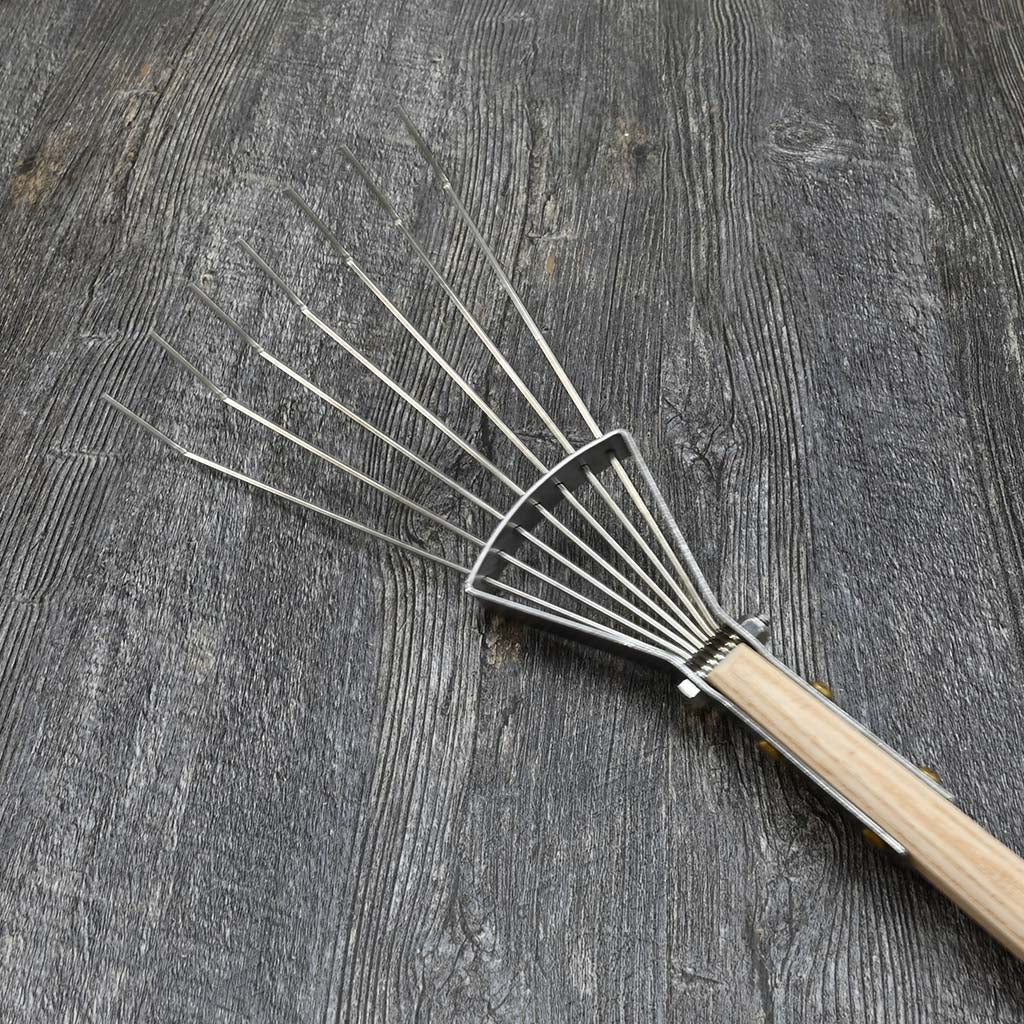 Sneeboer Leaf Rake 7-Tine - back view