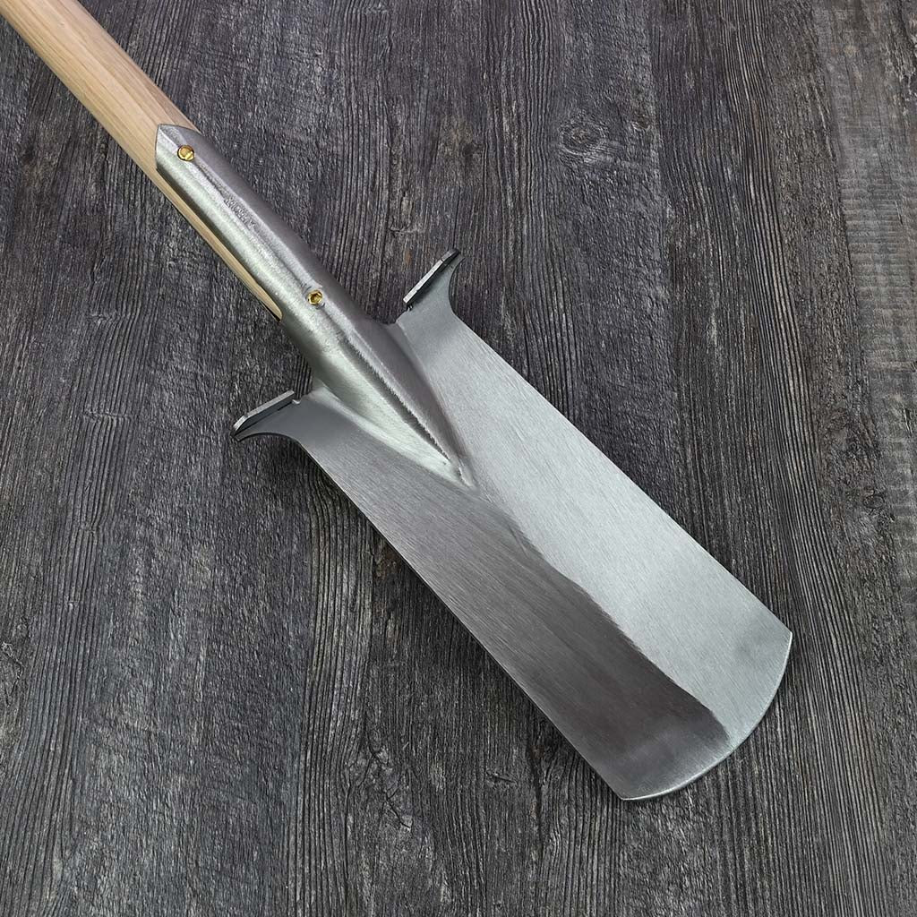 Sneeboer Narrow Garden Spade - D Handle - blade front view