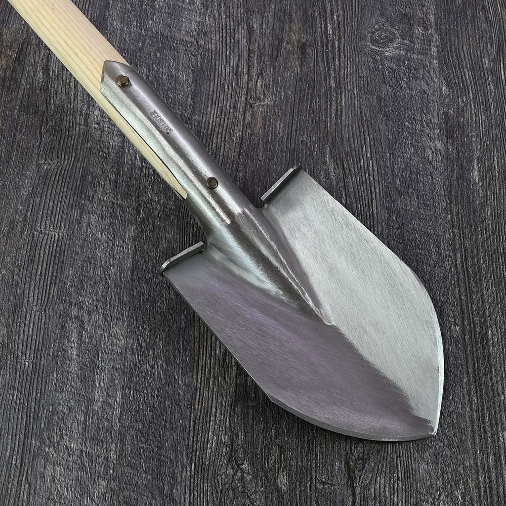Sneeboer Tapered Border Spade - T Handle - blade front