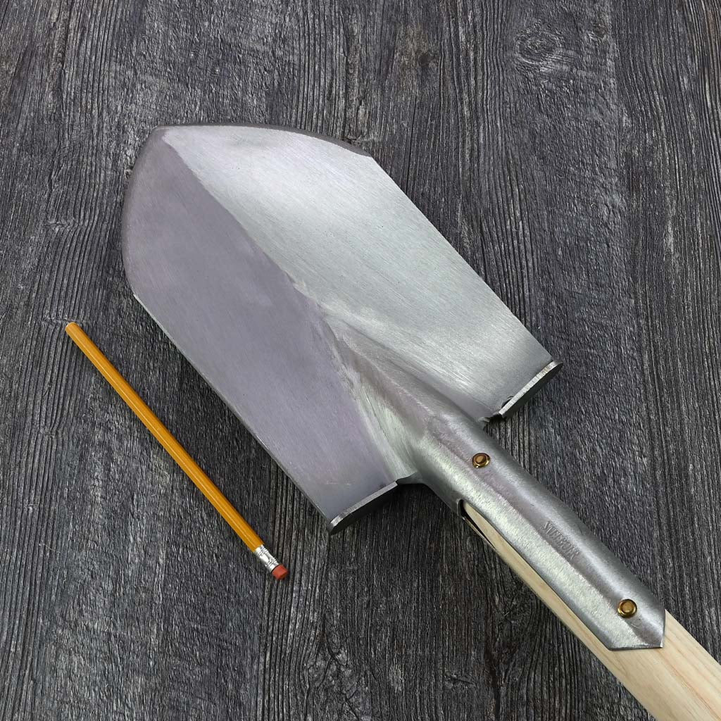 Sneeboer Tapered Garden Spade - D Handle - size comparison