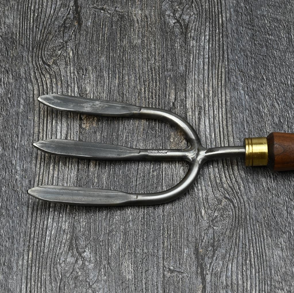 Sneeboer titanium hand fork detail.