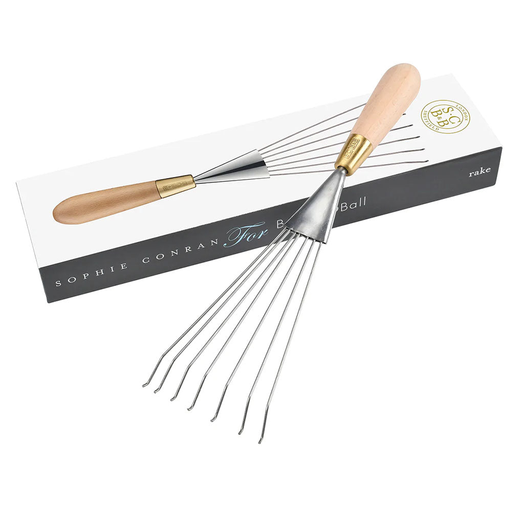 Sophie Conran Hand Leaf Rake by Burgon & Ball gift box