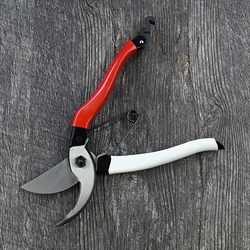 Okatsune Bypass Pruning Shears