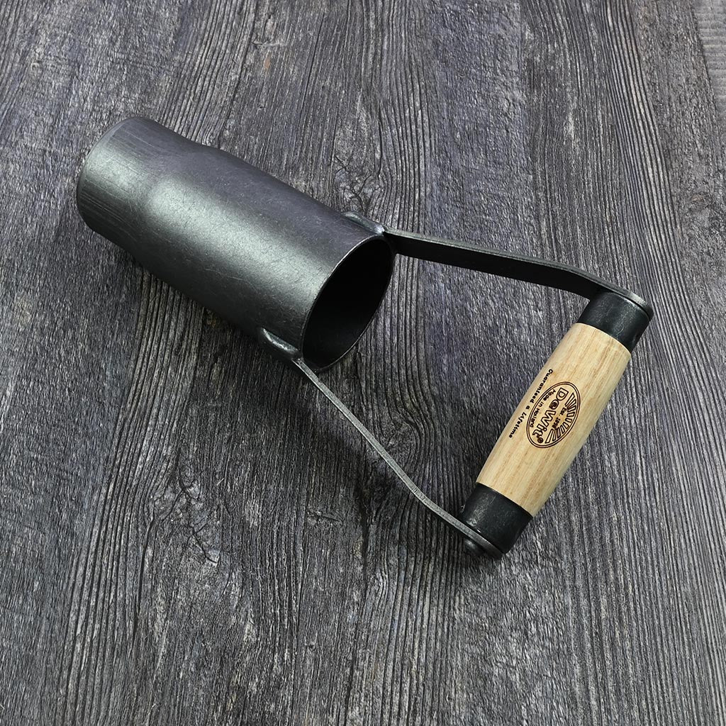 DeWit Hand Bulb Planter -top view