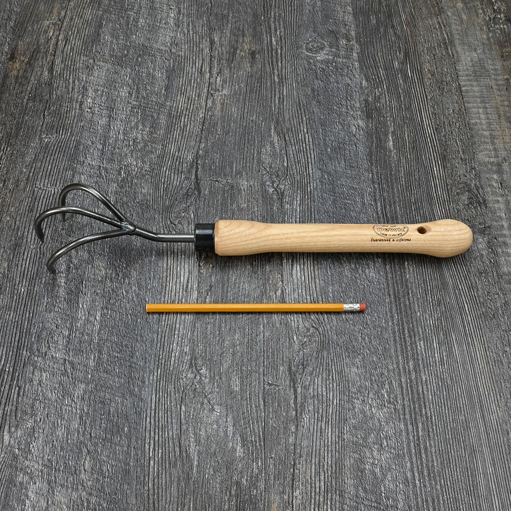 DeWit Hand Cultivator Mid-Size Handle size comparison