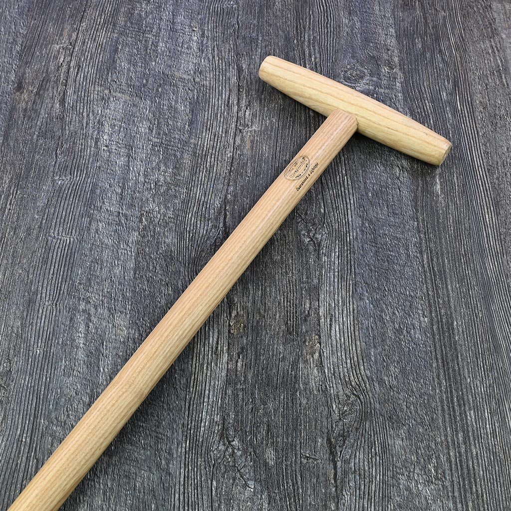 DeWit Long Bulb Planter - FSC Certified ash hardwood handle