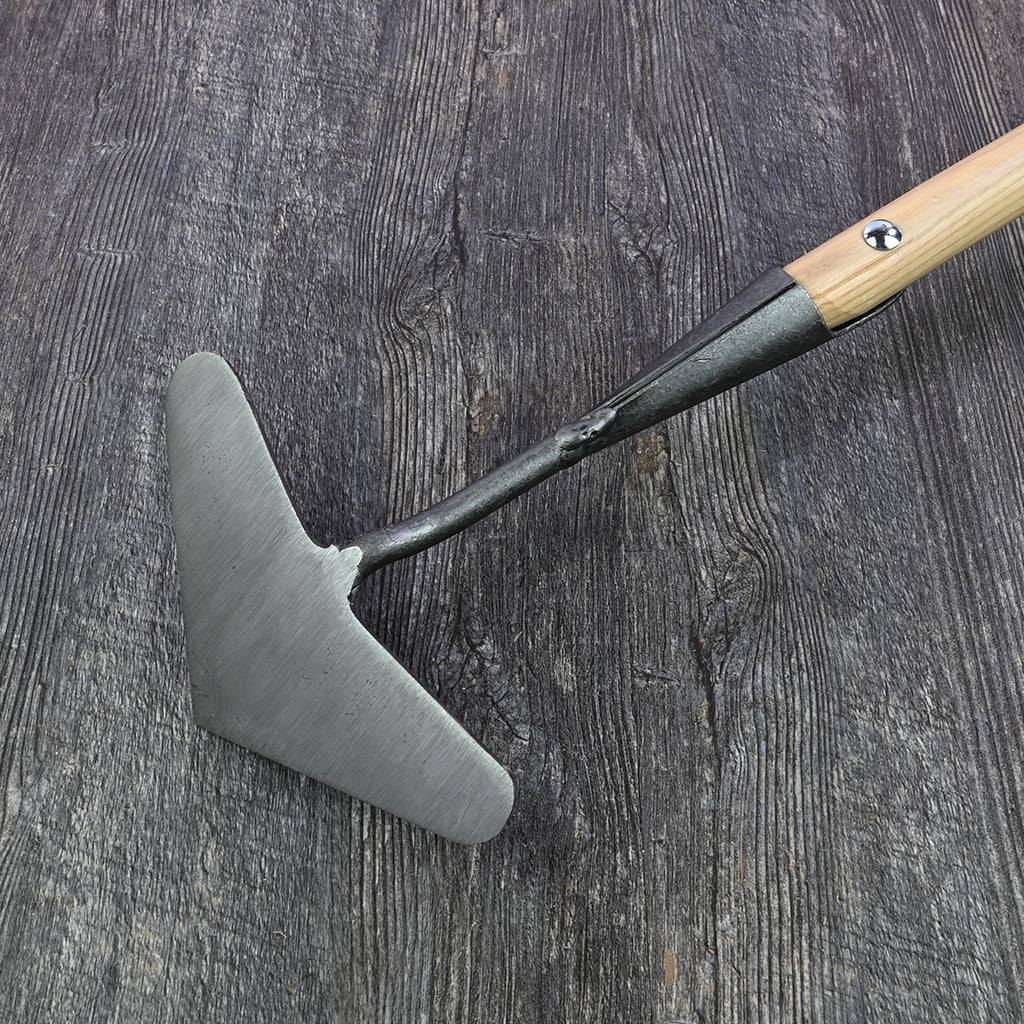 DeWit Long Heart Shaped Push Hoe - bottom view