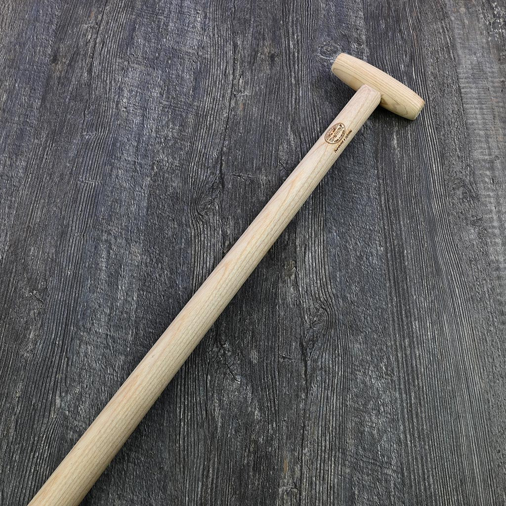 DeWit Square Point Shovel T-Handle - ash hardwood handle