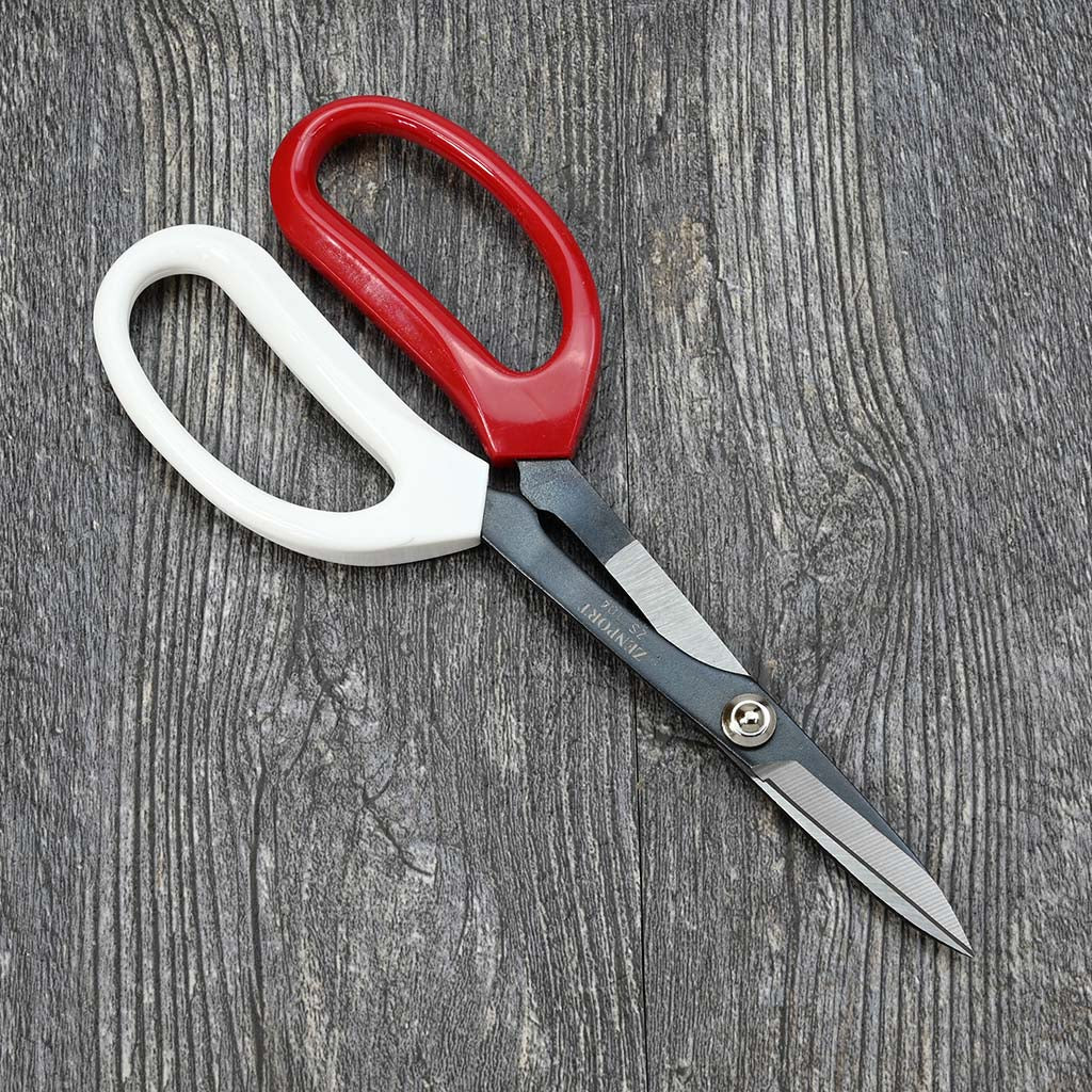 Flower and Bonsai Scissors closed