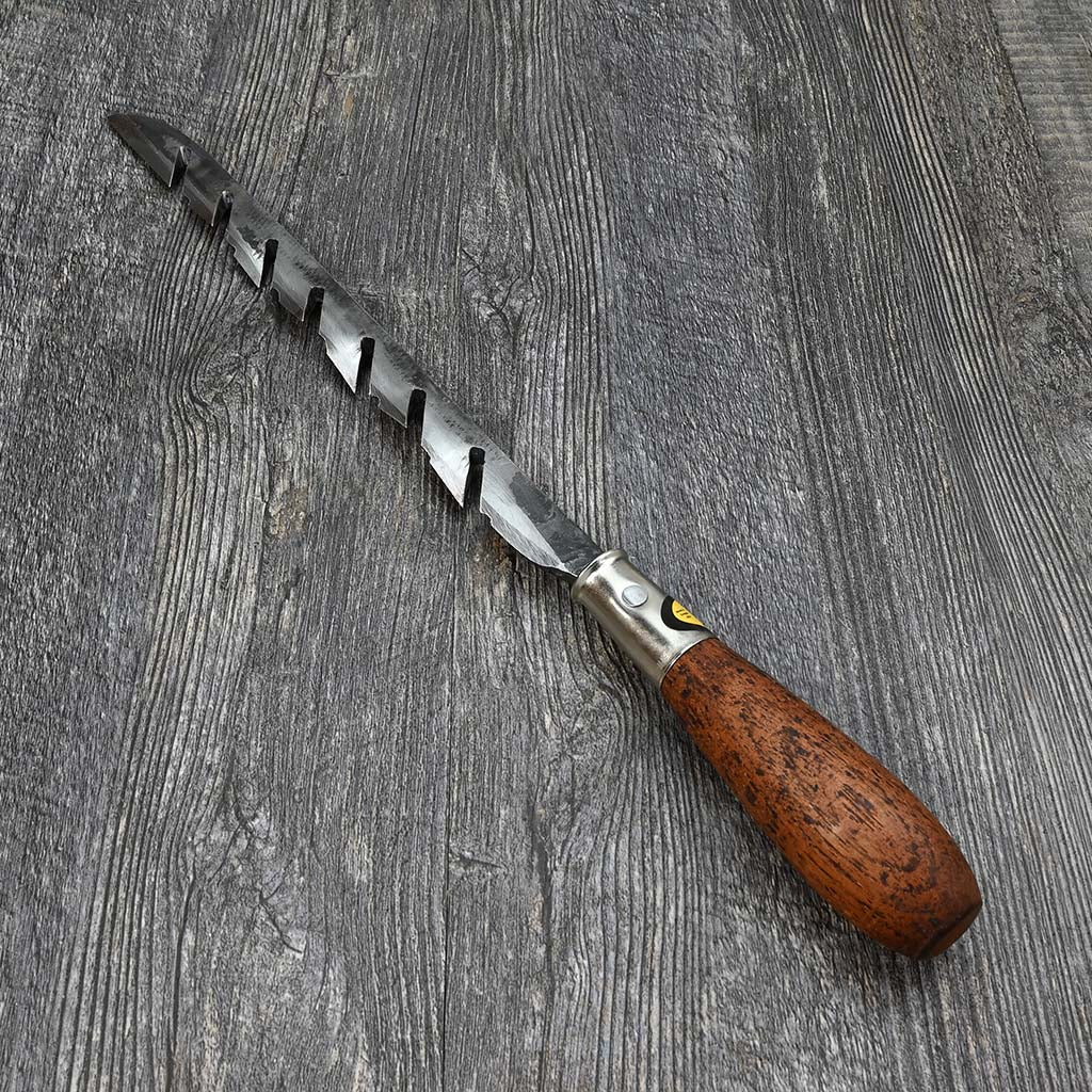 Root Saw by Red Pig Garden Tools side view