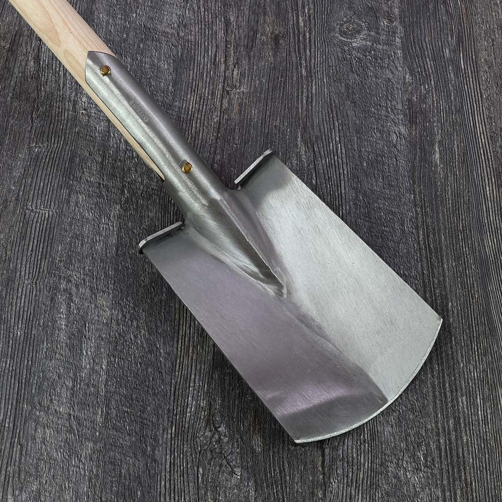Sneeboer Garden Border Spade - D Handle - blade front