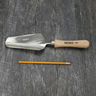 Sneeboer Flowerbed Garden Trowel size comparison