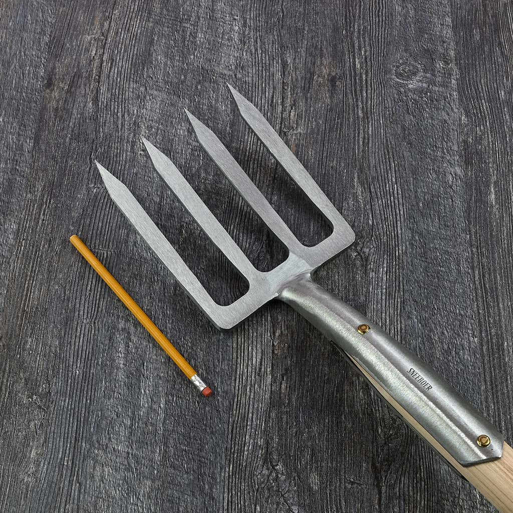 Sneeboer Garden Border Fork - D Handle - size comparison