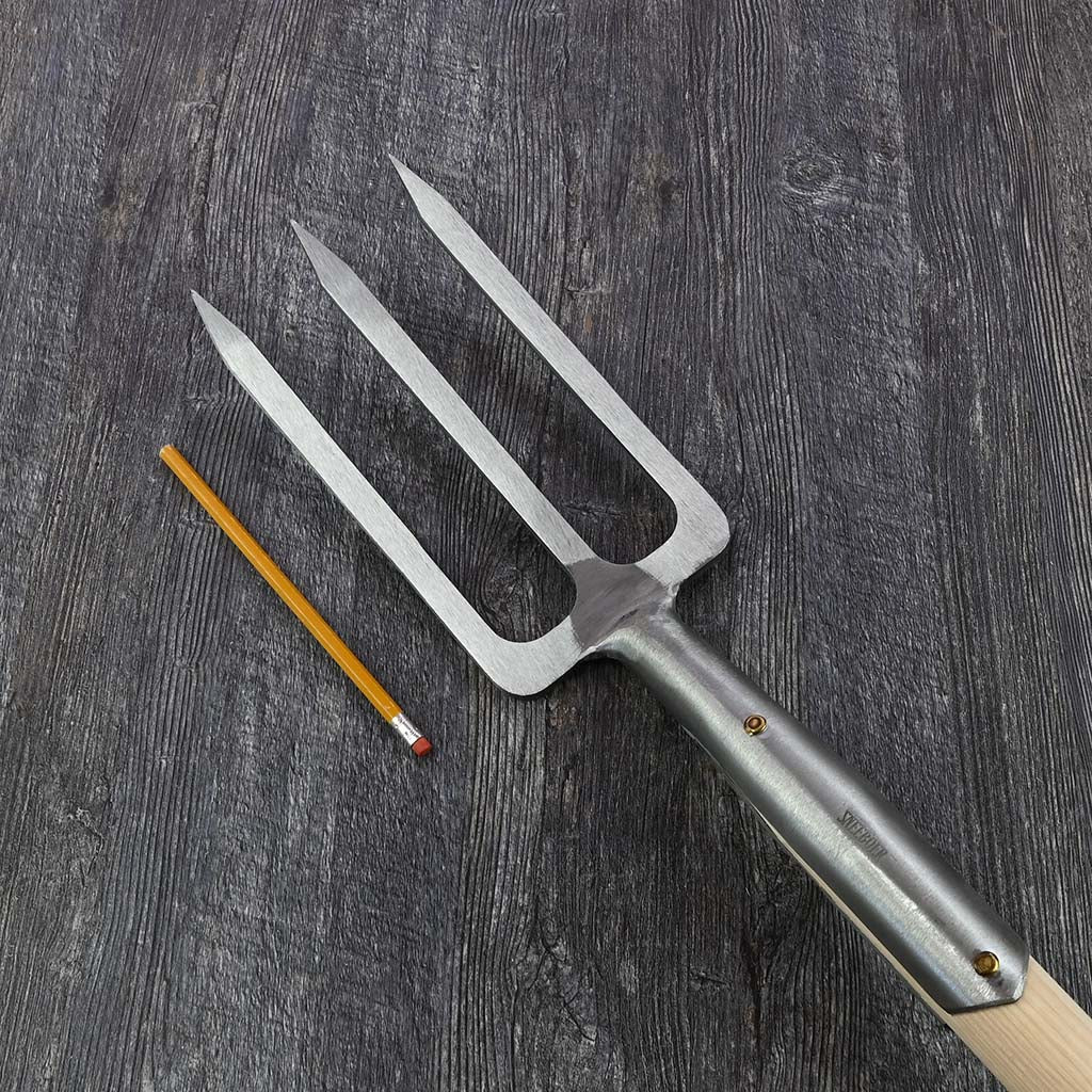 Sneeboer Garden Digging Fork 3-Tine - size comparison