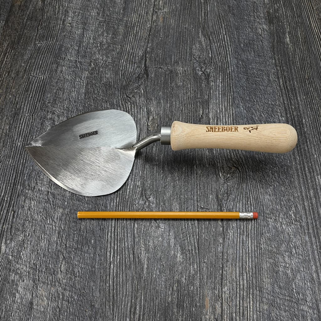 Sneeboer Garden Planting Trowel size comparison