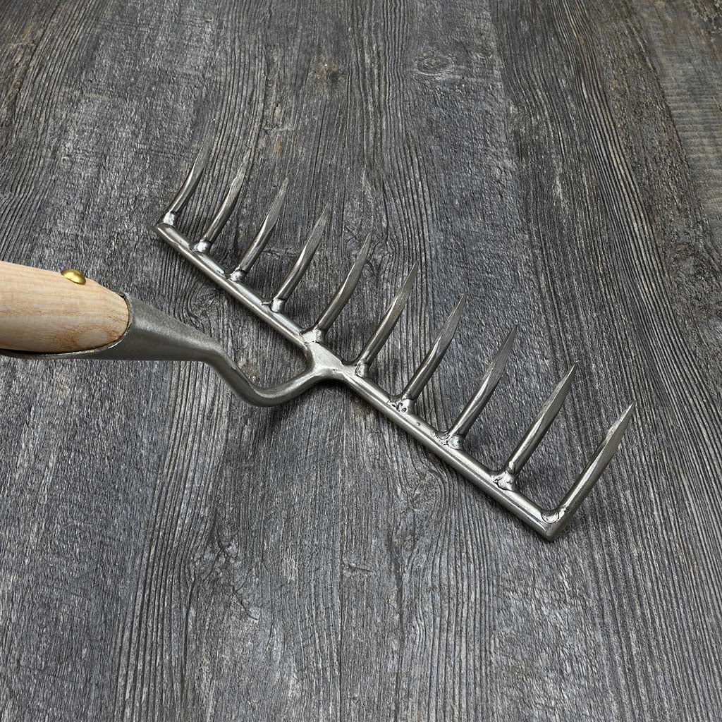 Sneeboer Garden Rake 10-Tine - bottom view