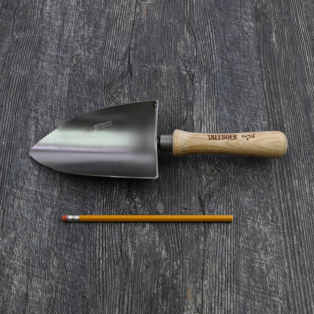 Sneeboer Garden Scoop - size comparison