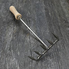 Sneeboer Hand Garden Rake 5-Tine bottom view