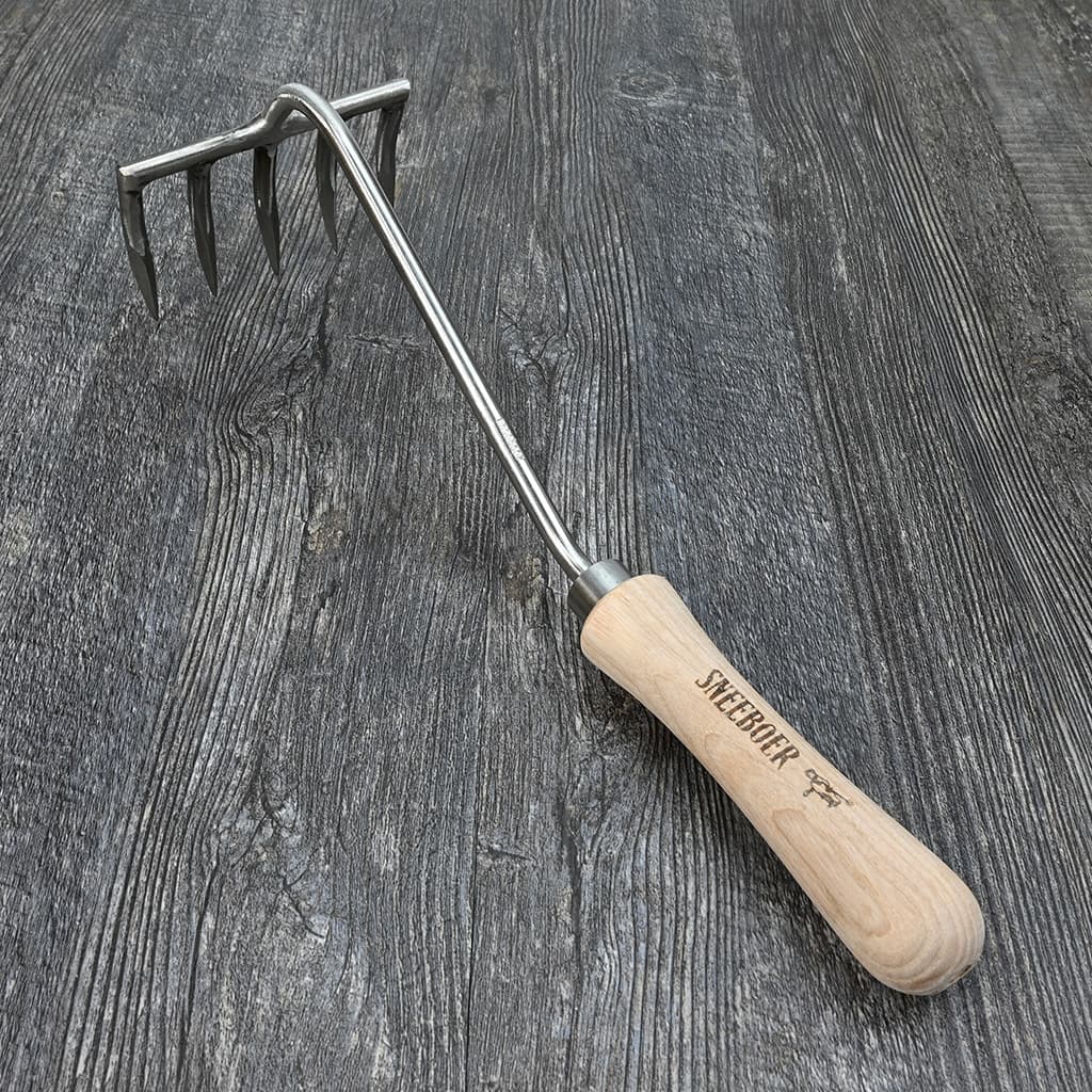 Sneeboer Hand Garden Rake 5-Tine top view