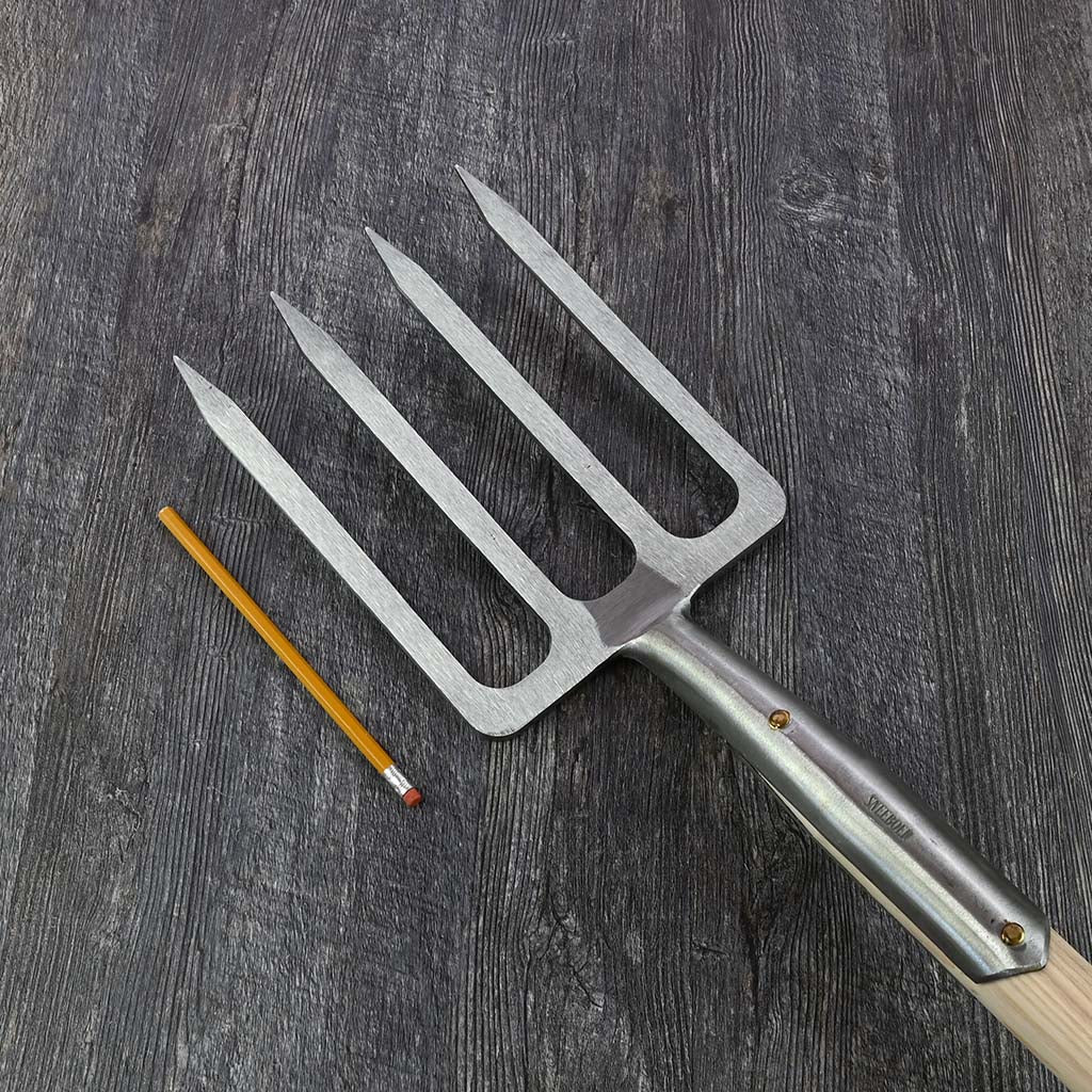 Sneeboer Large Garden Digging Fork - size comparison