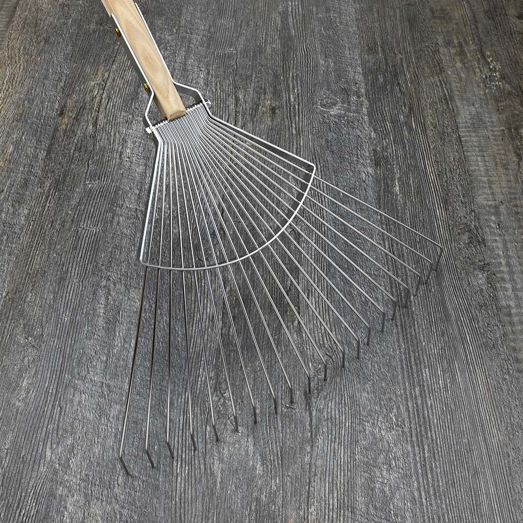 Sneeboer Leaf Rake 20-Tine - front view