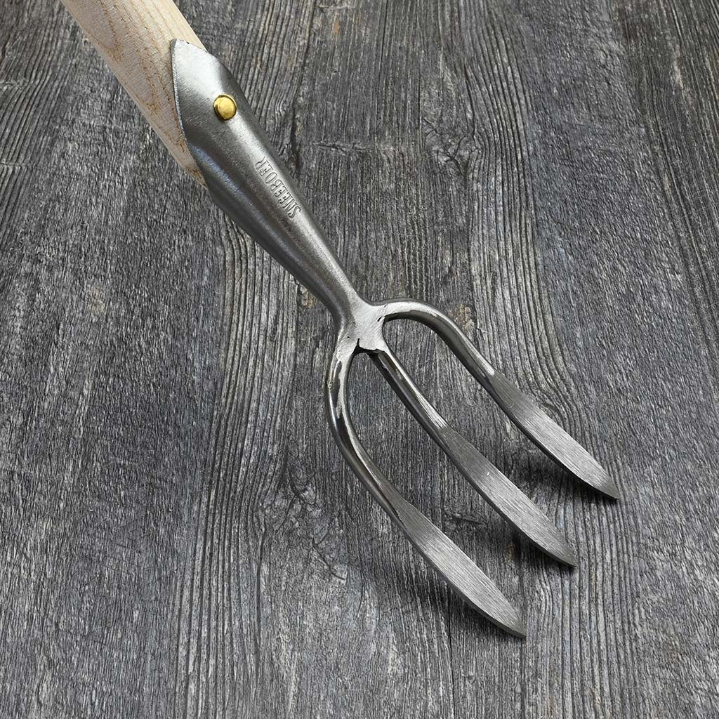 Sneeboer Long 3-Tine Garden Weeding Fork - Thumbnail 5