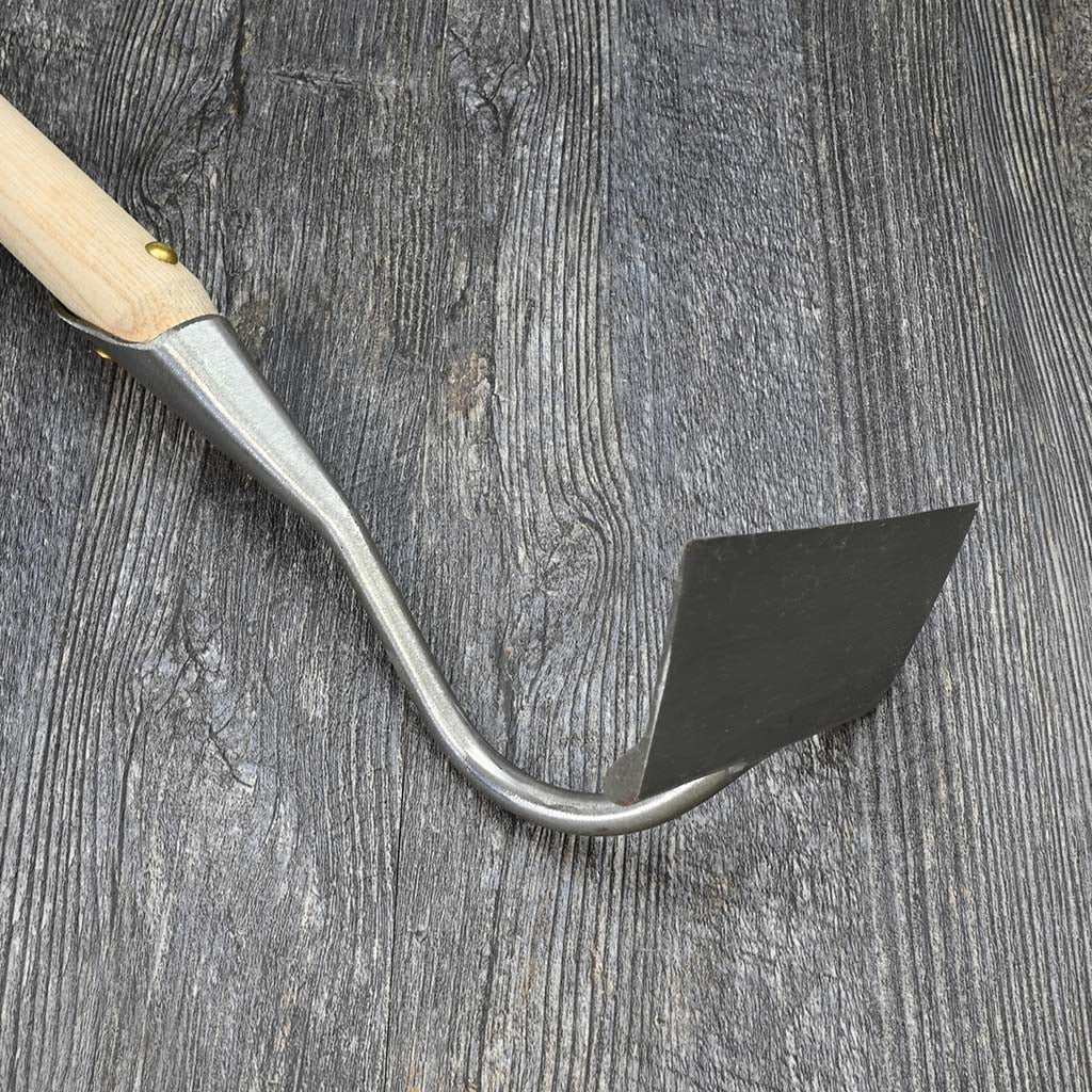 Sneeboer Garden Pull Hoe 6-Inch - side view