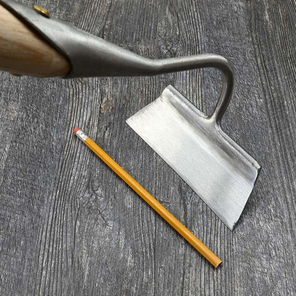 Sneeboer Garden Pull Hoe 6-Inch - size comparison