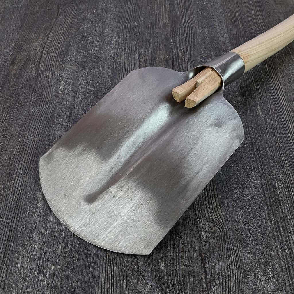Sneeboer Round Head Shovel - blade back