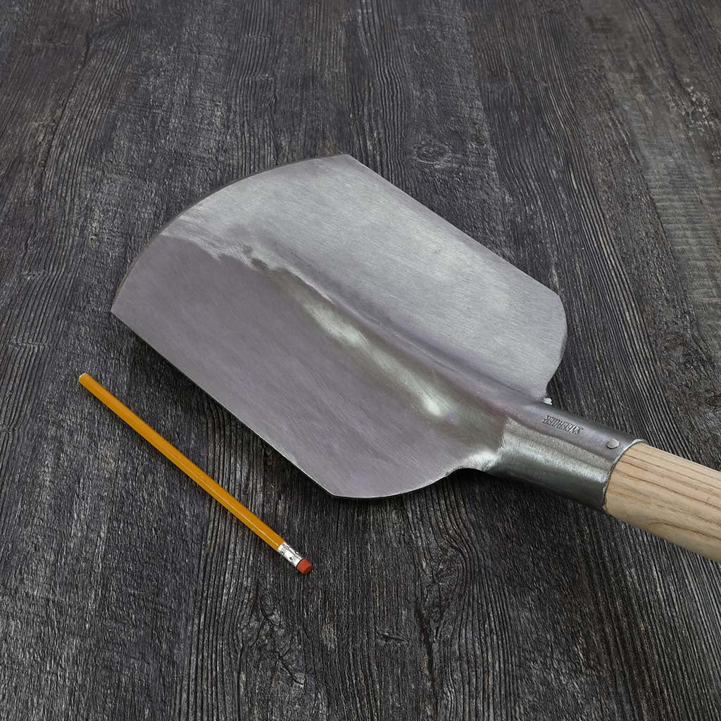 Sneeboer Round Head Shovel - size comparison