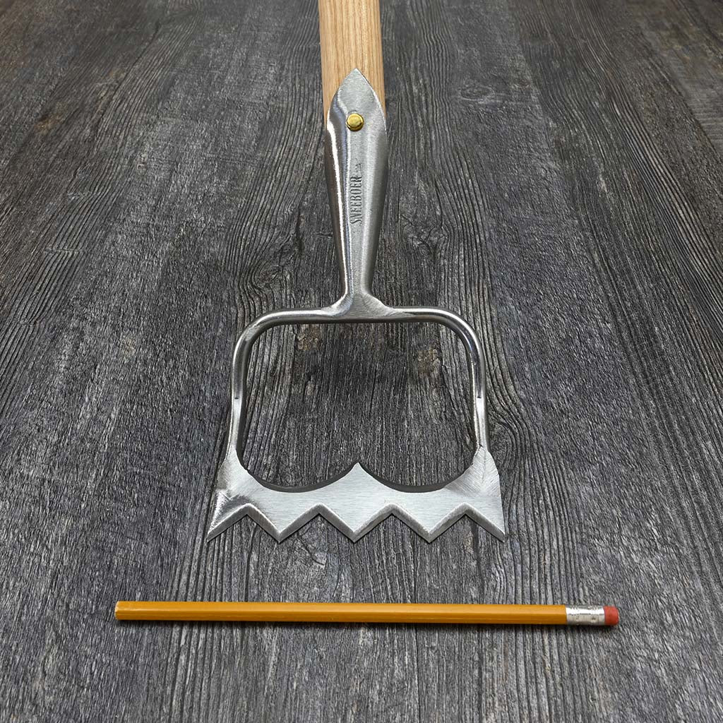 Sneeboer Royal Dutch Garden Hoe - size comparison