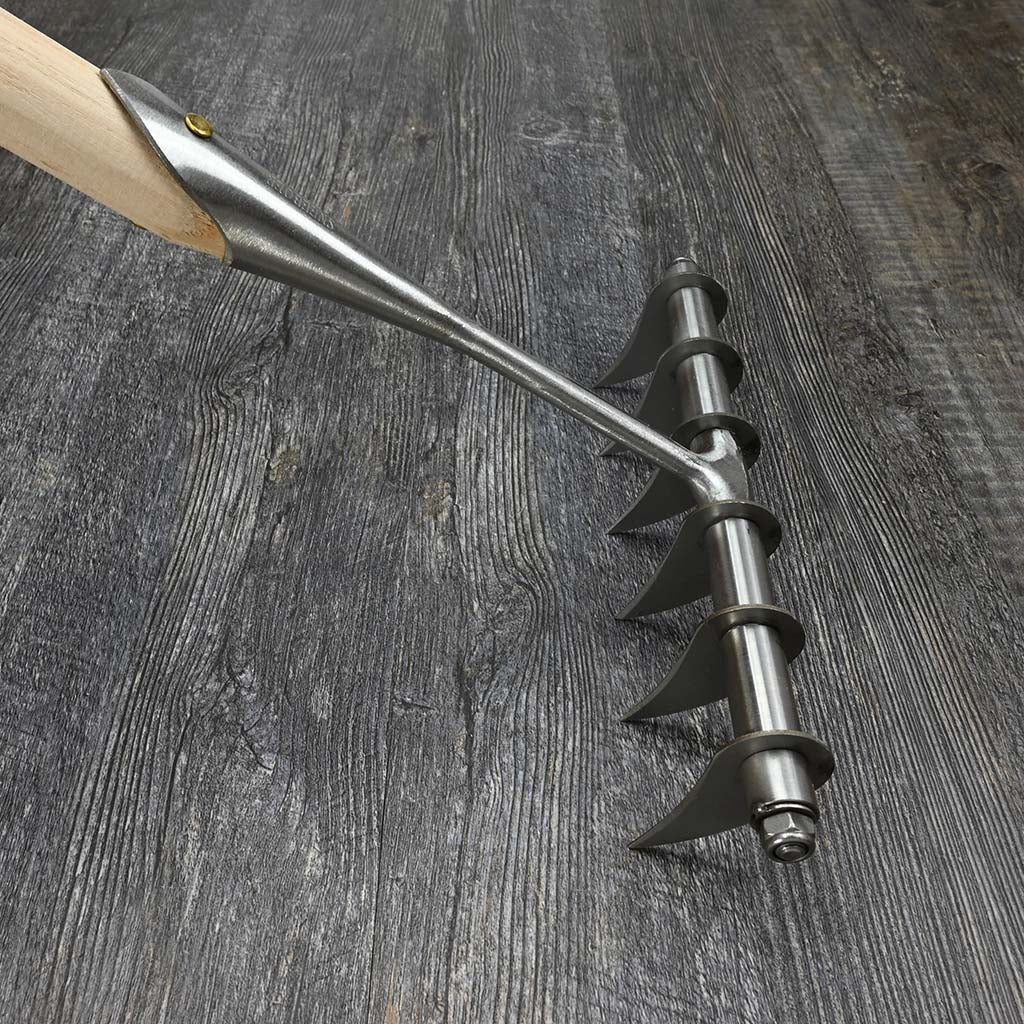 Sneeboer Scarifying Rake – Garden Tool Company
