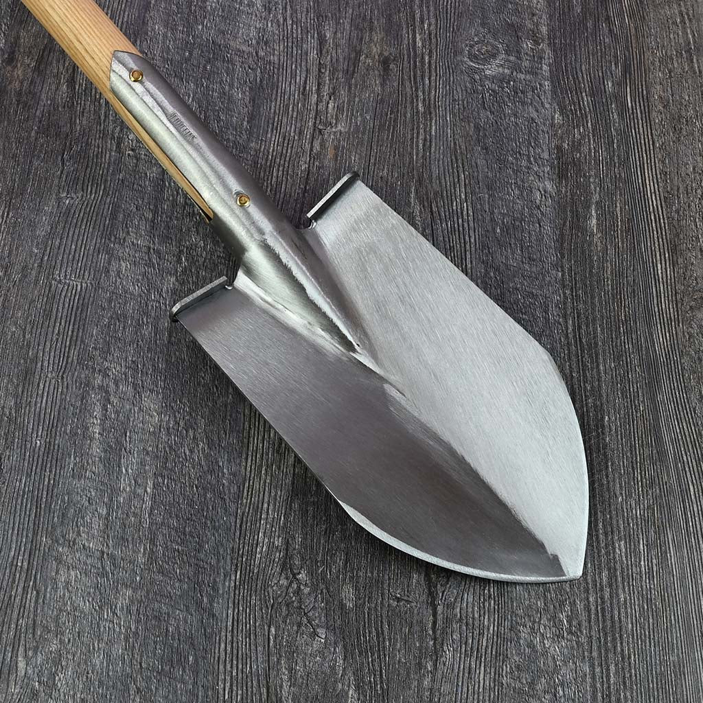 Sneeboer Tapered Garden Spade - Luxe-Handle - blade front view