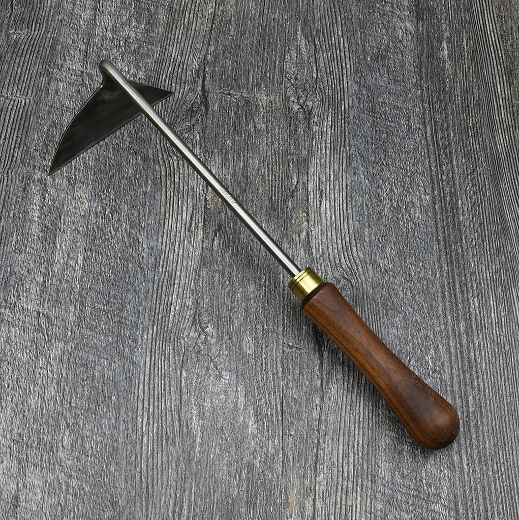 Sneeboer titanium hand hoe.