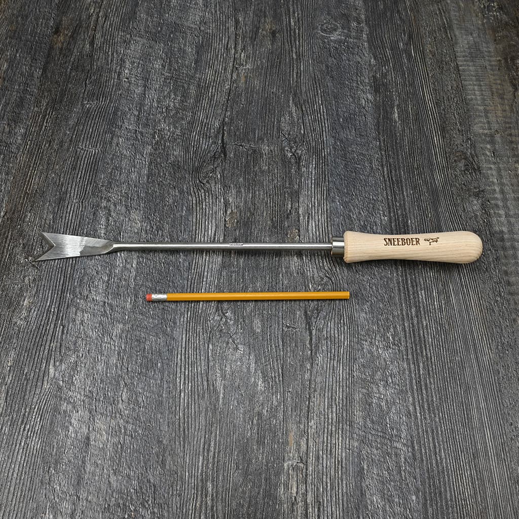 Sneeboer Traditional Dandelion Weeder size comparison