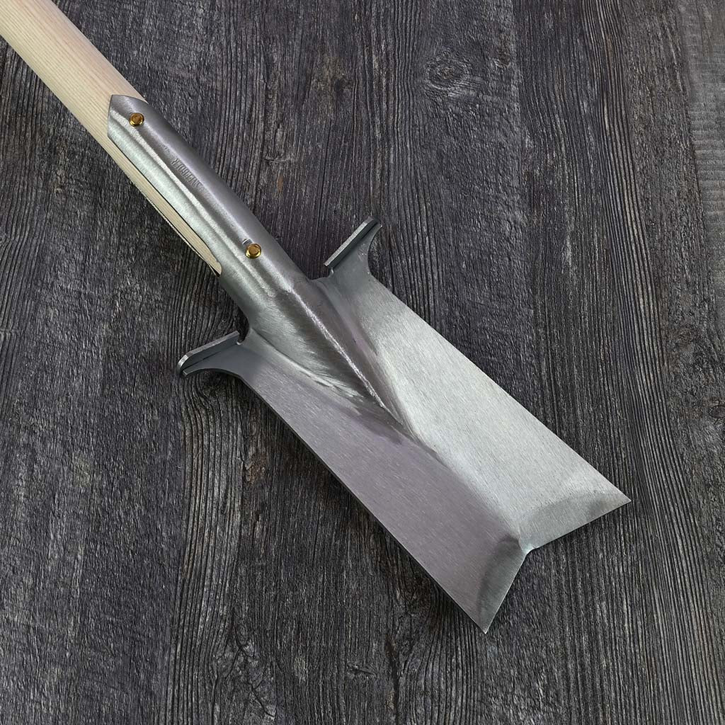 Sneeboer Garden Transplanting Spade - D Handle - blade front