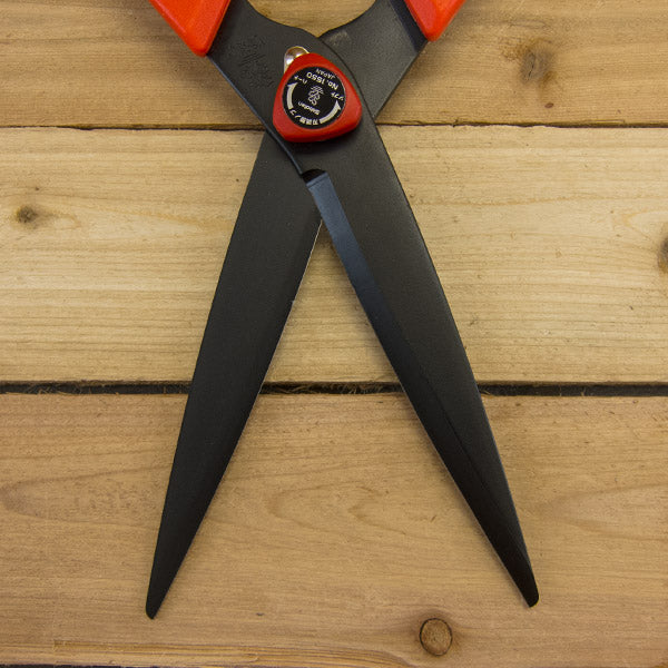 Lightweight Hedge Shears by Saboten - blade detail
