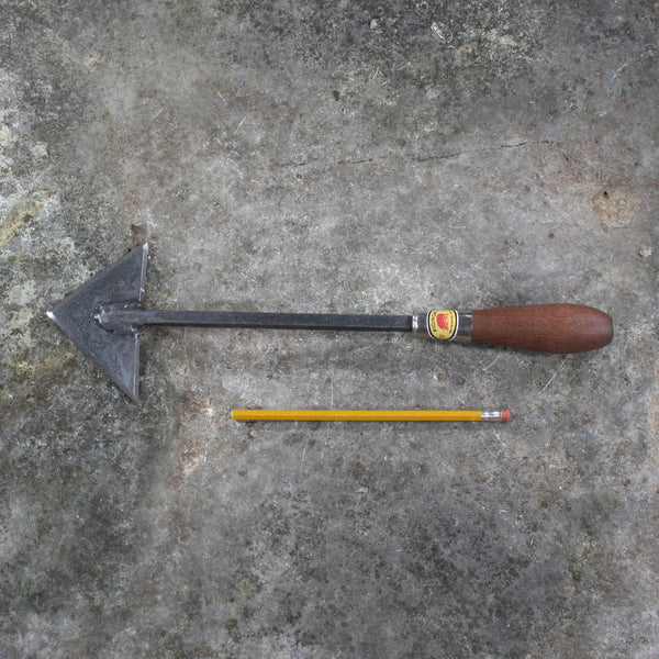 Arrow Weeder by Red Pig Garden Tools - size comparison