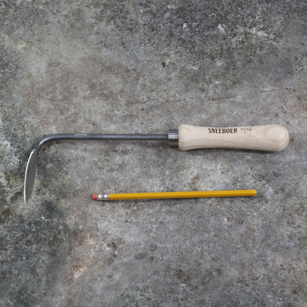Cape Cod Garden Weeder by Sneeboer-size comparison