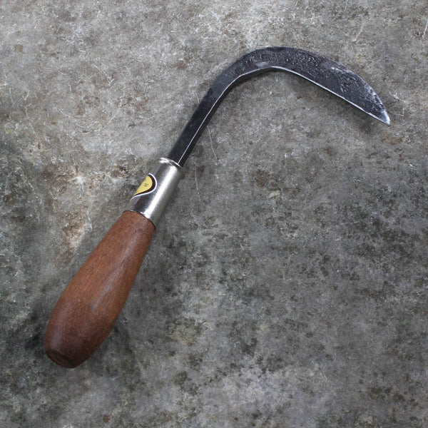 Crack and Crevice Weeder by Red Pig Garden Tools - back view