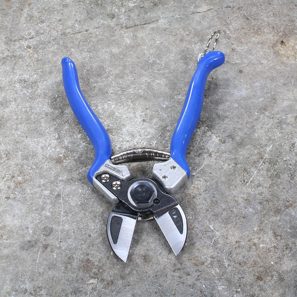 Double Cutting Pruning Shears A2 by Vesco - back view
